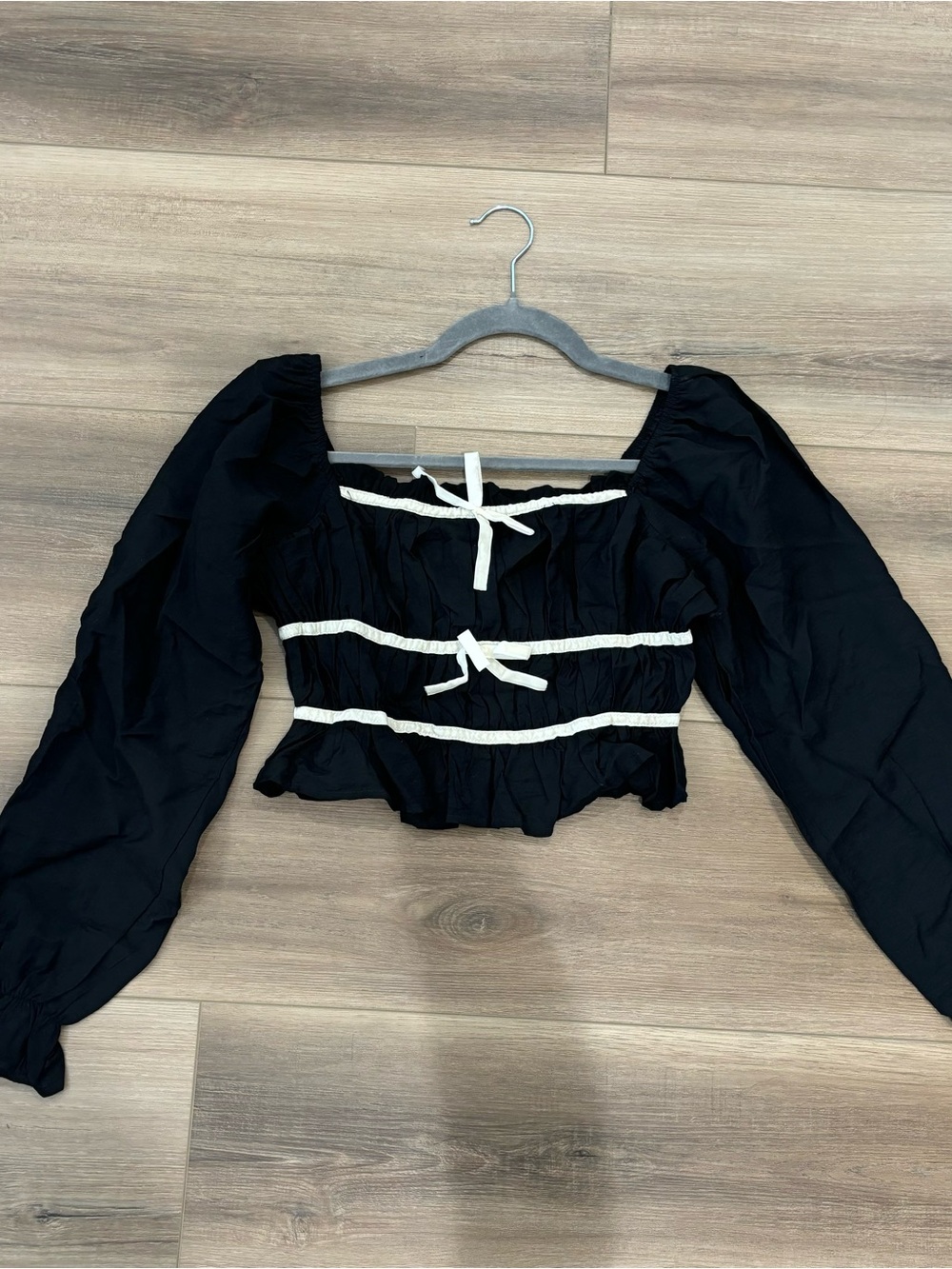 Black Bow Crop Top Puff Sleeve Size Small NWT
